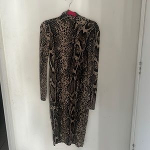 Zara, size m, snakeskin print dress